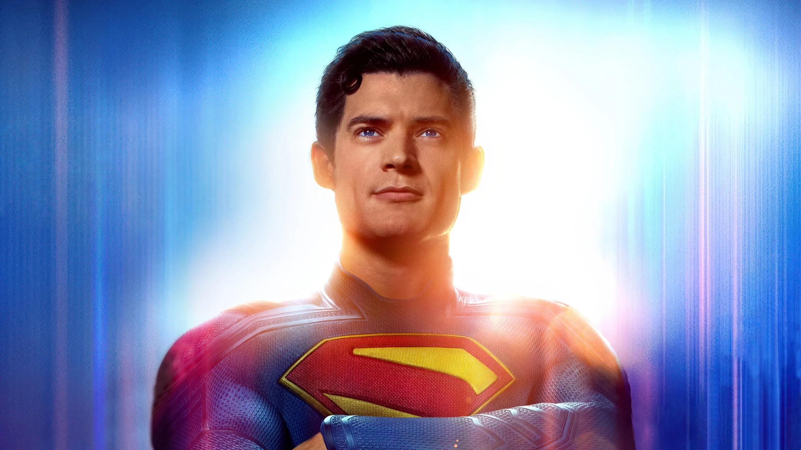 Crítica – “Superman” de James Gunn concilia lado inocente, política e nerdices com timing certeiro