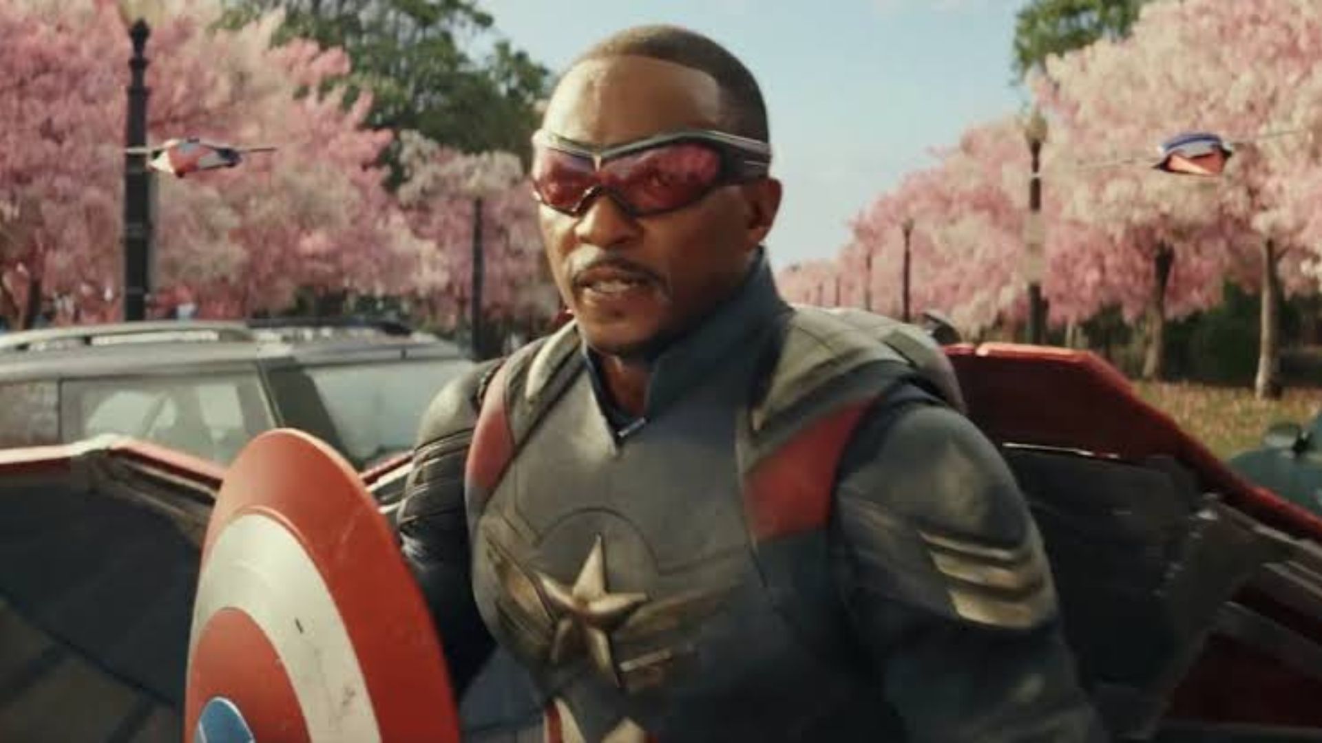 Anthony Mackie Quer Ser o Capitão América por Mais 10 Anos