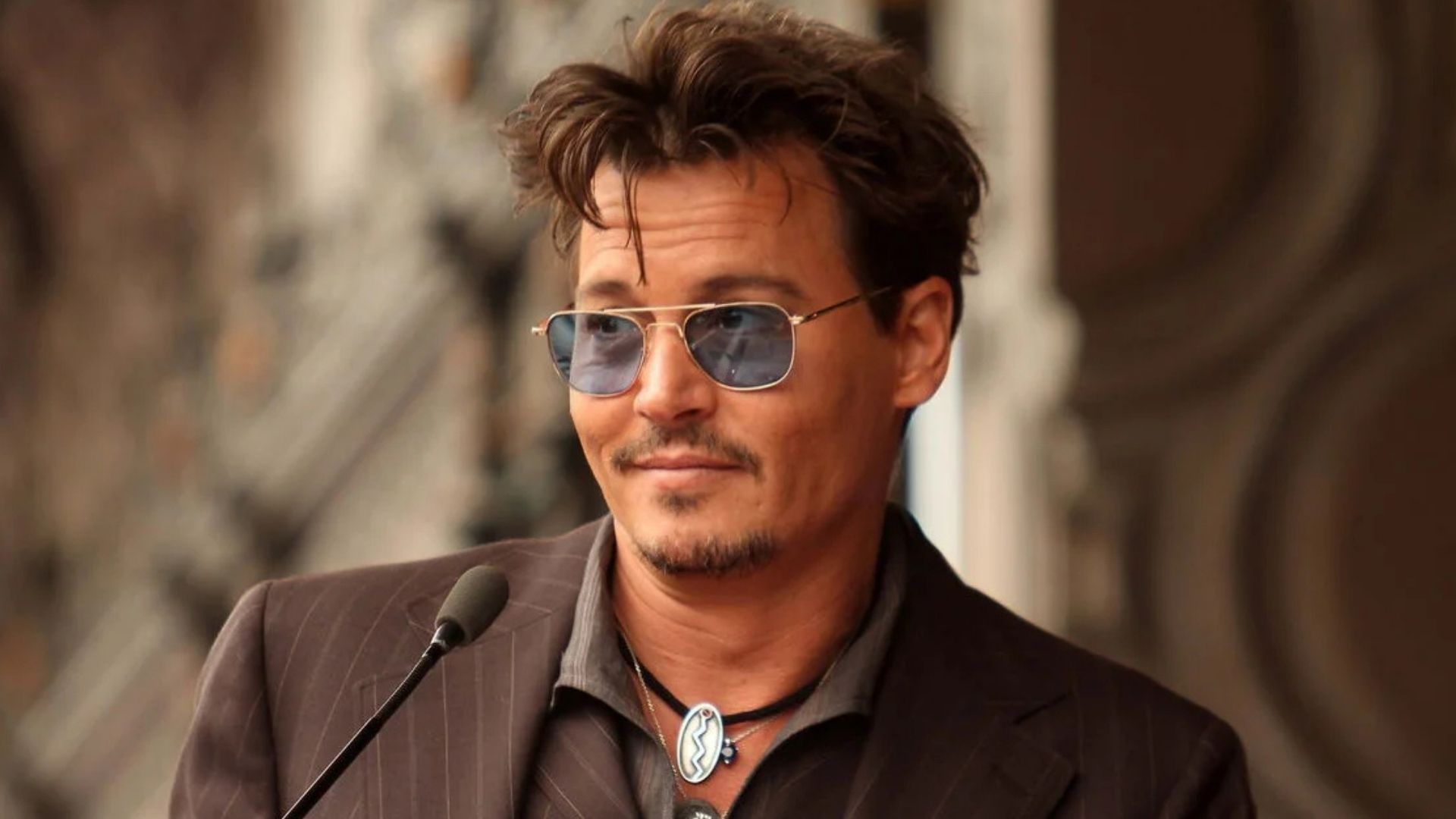 Johnny Depp diz ter sido “traído” por três pessoas de confiança durante o caso com Amber Heard: “Morte por confete”