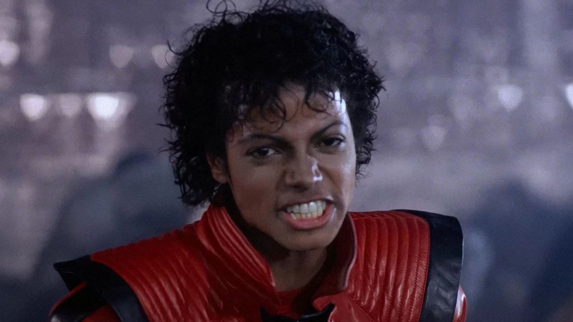 Cinebiografia de Michael Jackson é adiada para 2026 e terá segundo filme em desenvolvimento