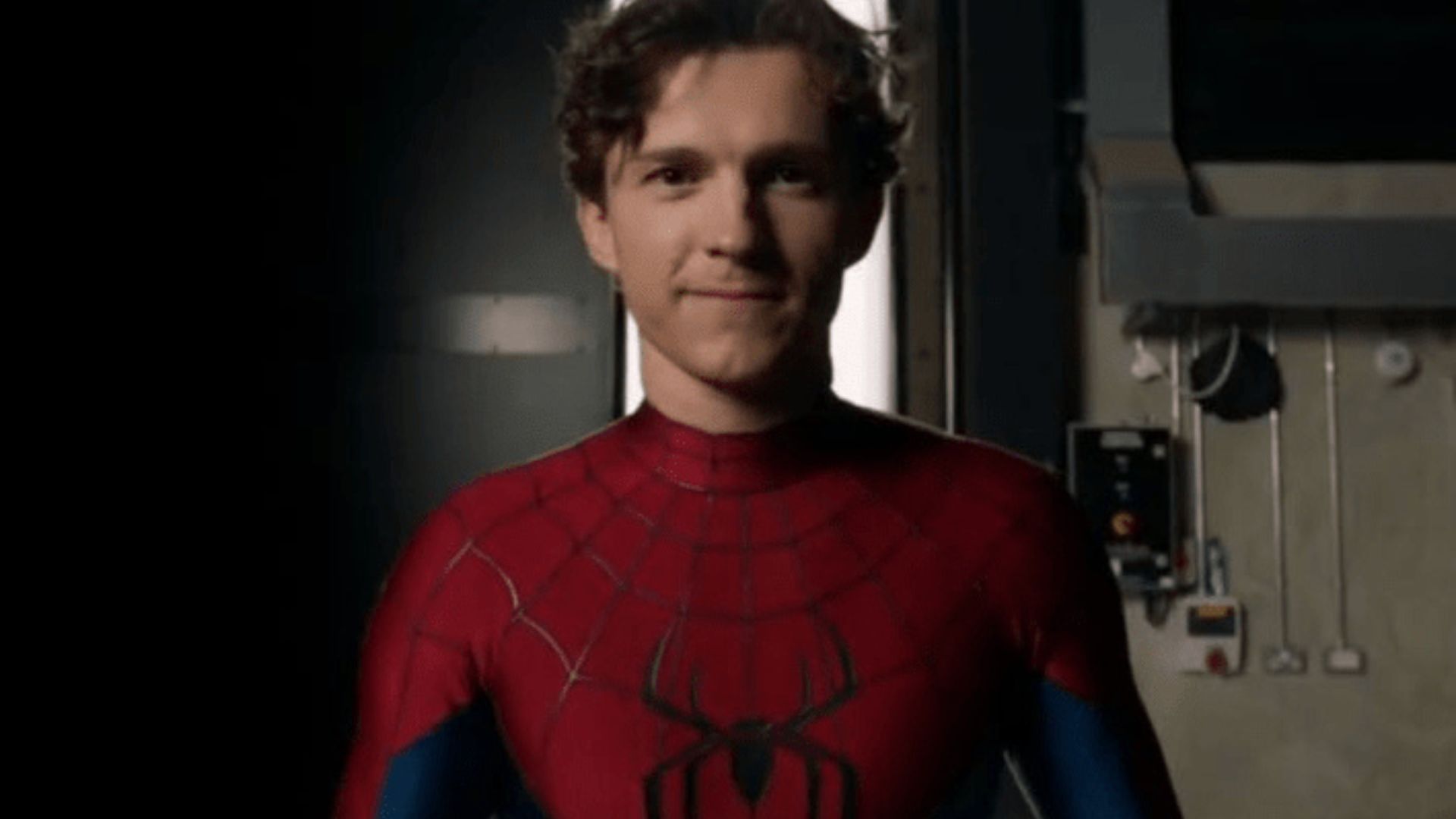 Marvel e Sony divulgam novo visual de Tom Holland em Homem-Aranha: Um Novo Dia