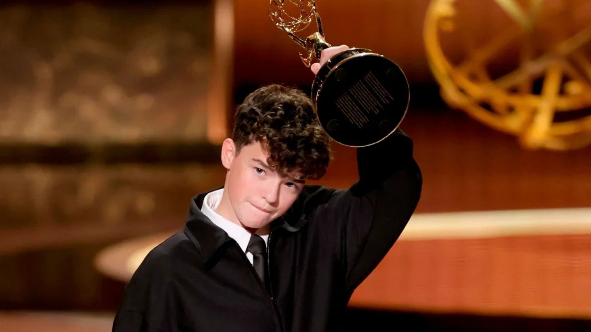 Owen Cooper faz história ao se tornar o ator mais jovem a vencer um Emmy