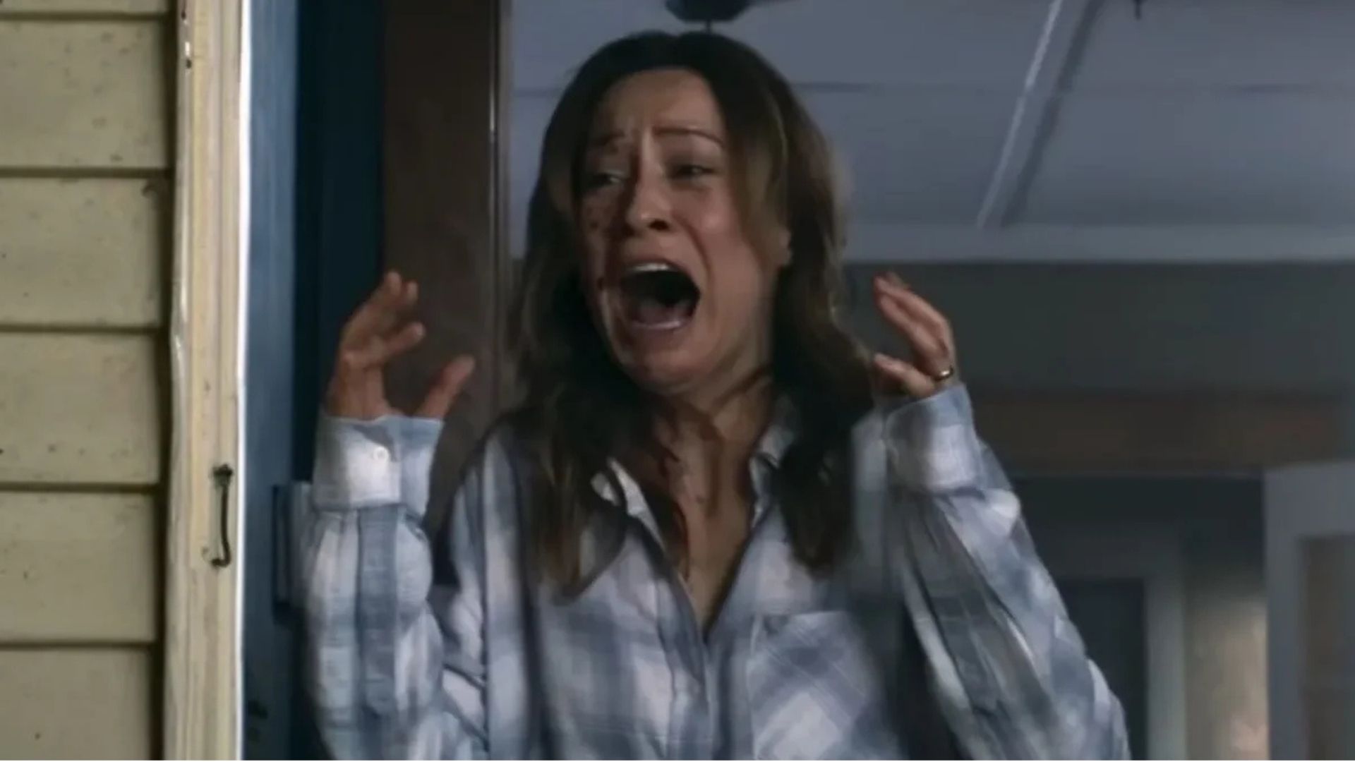 Terror em Shelby Oaks ganha trailer oficial e promete ser o novo pesadelo dos cinemas