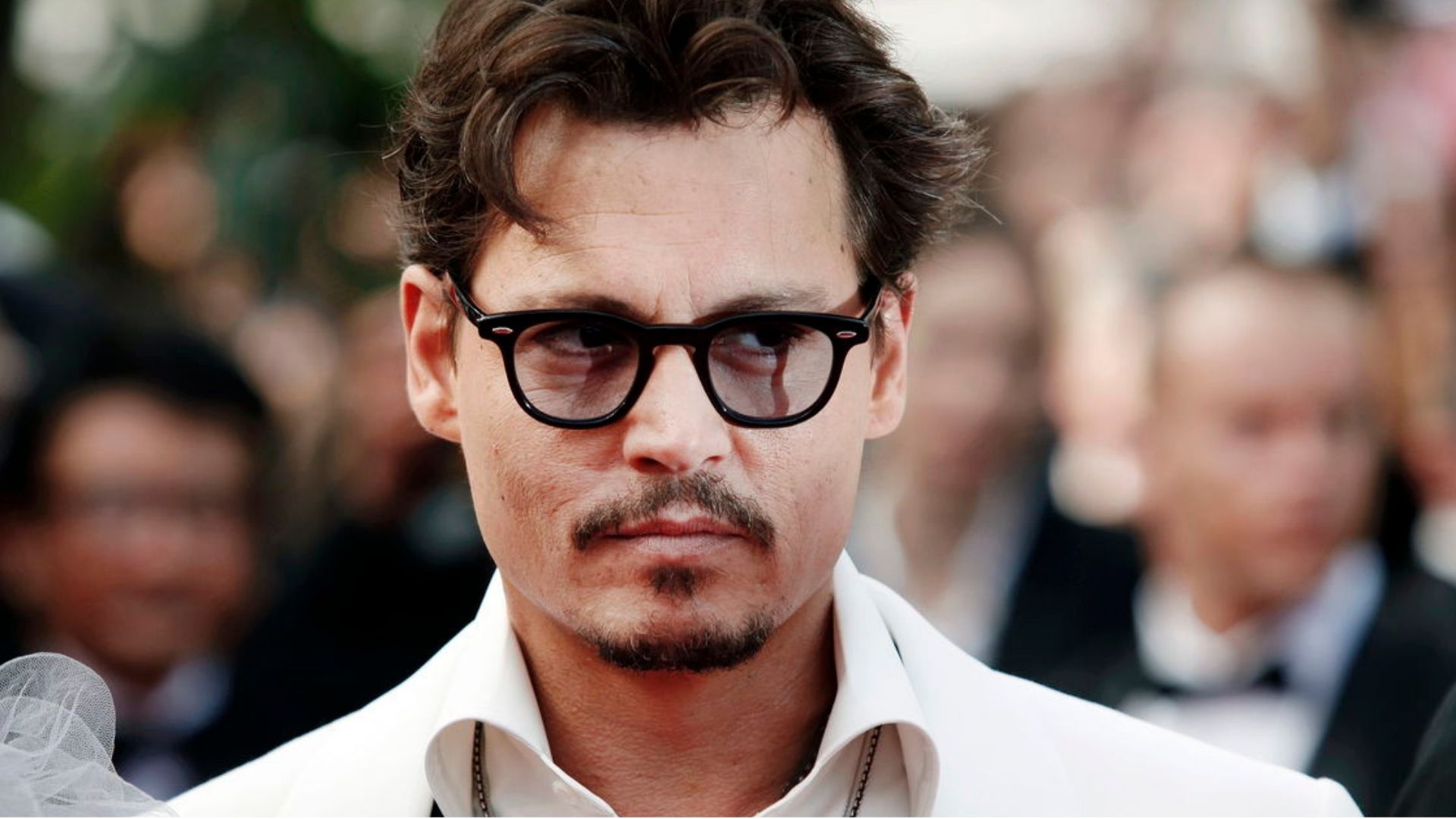 Johnny Depp será Ebenezer Scrooge em nova adaptação sombria de Um Conto de Natal