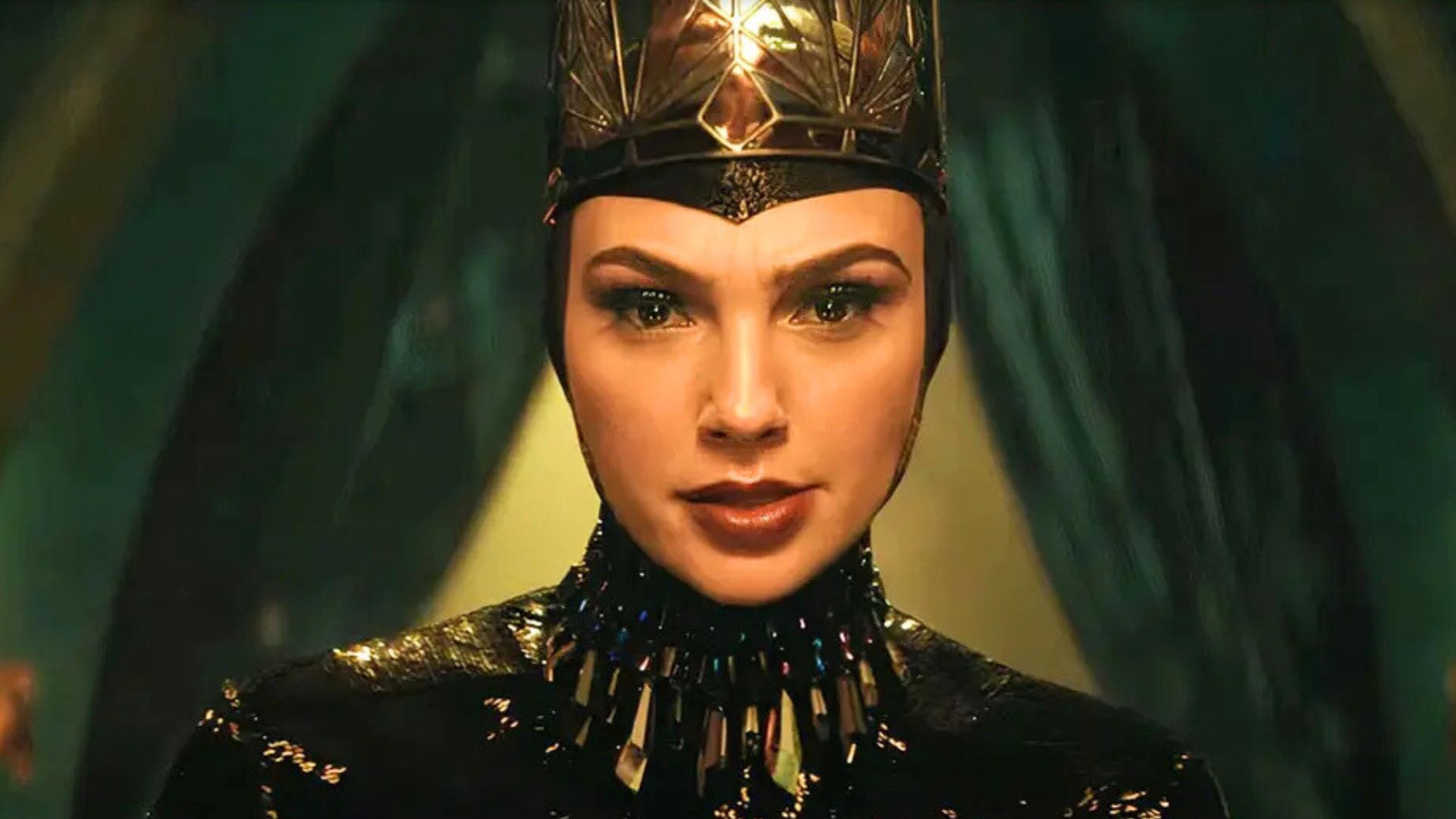 Apesar do fracasso de Branca de Neve, Gal Gadot quer spin-off focado na Rainha Má