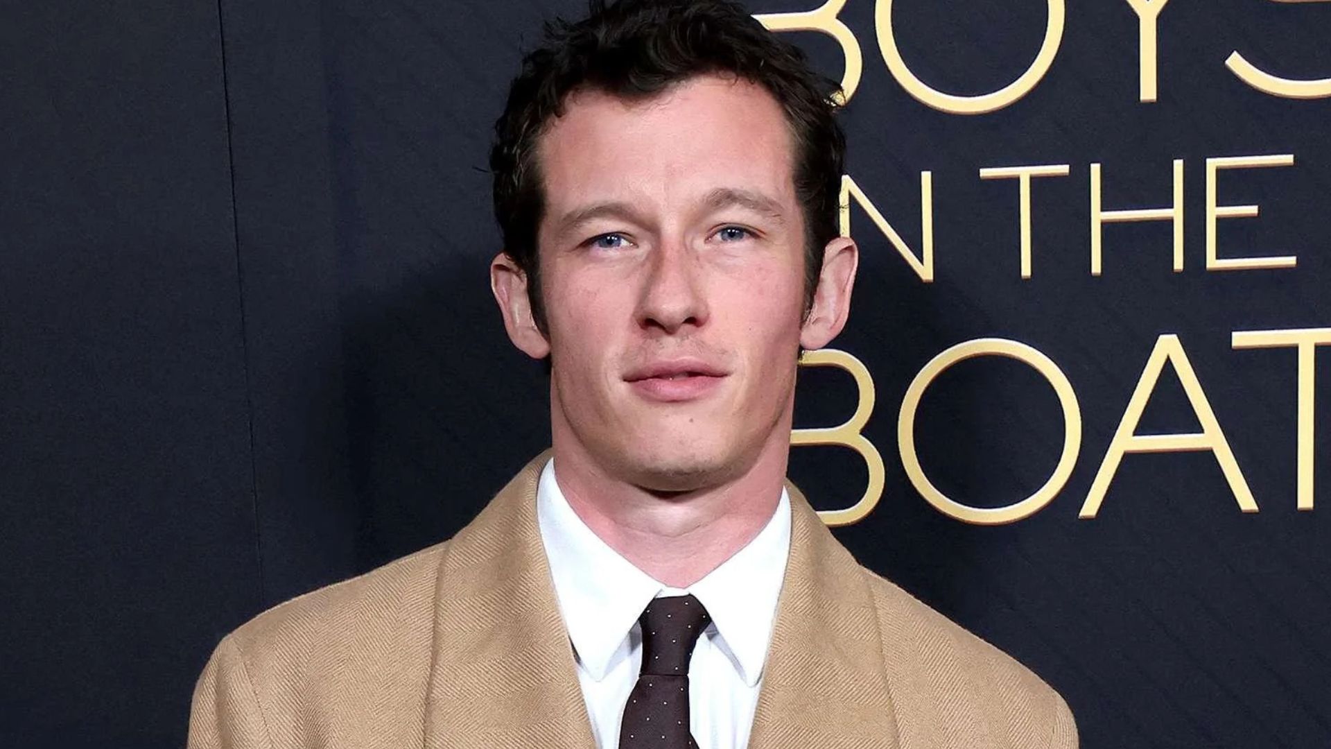 Callum Turner pode ser o novo James Bond; ator surge como favorito em lista de apostas britânicas