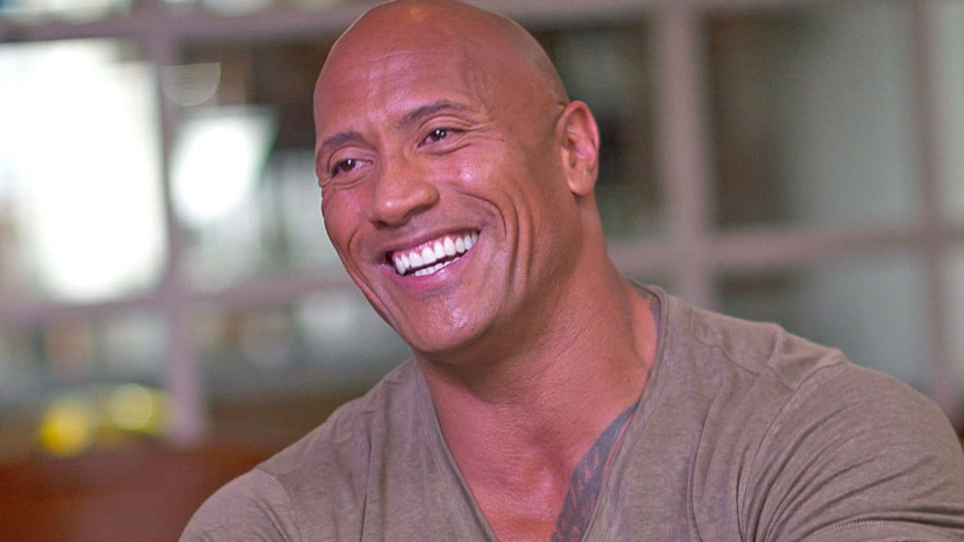 Novo filme de J.J. Abrams será metalinguístico e terá Dwayne Johnson como protagonista
