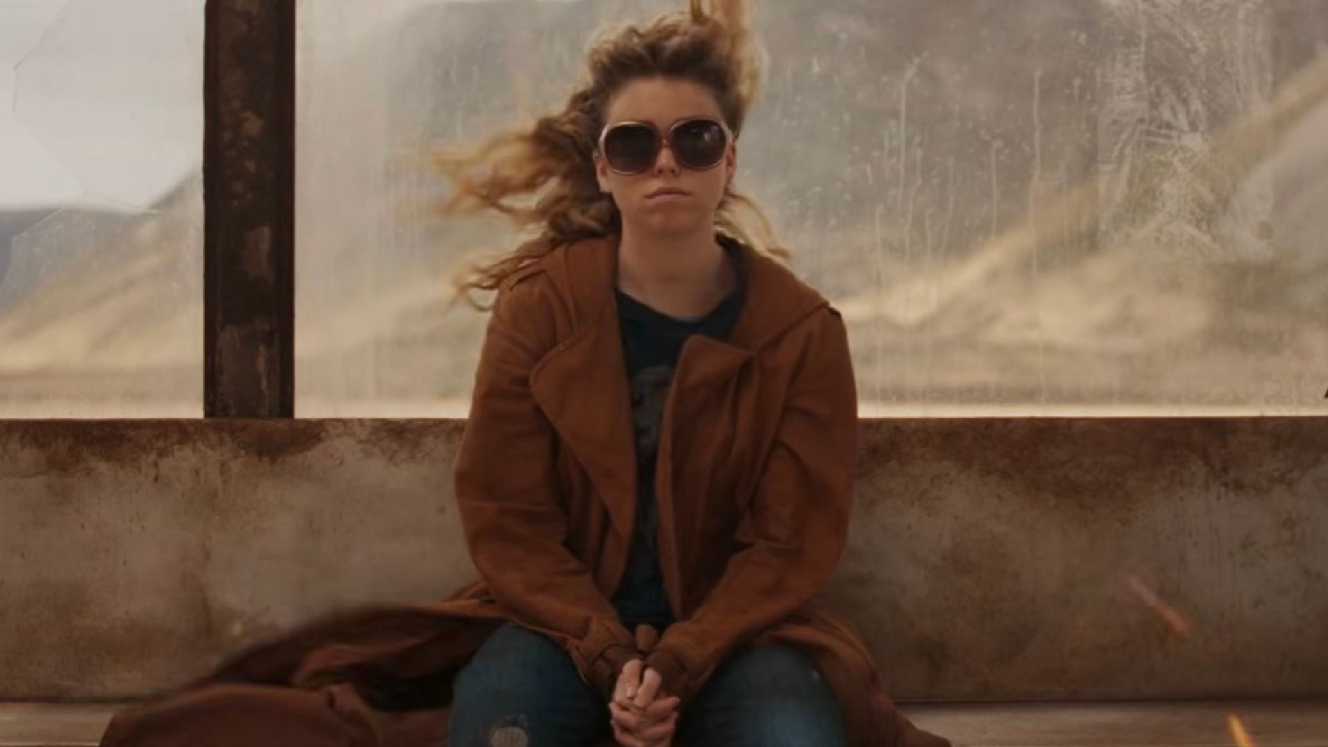 James Gunn promete uma Supergirl “punk” e imperfeita em nova fase da DC; filme estreia em 2026