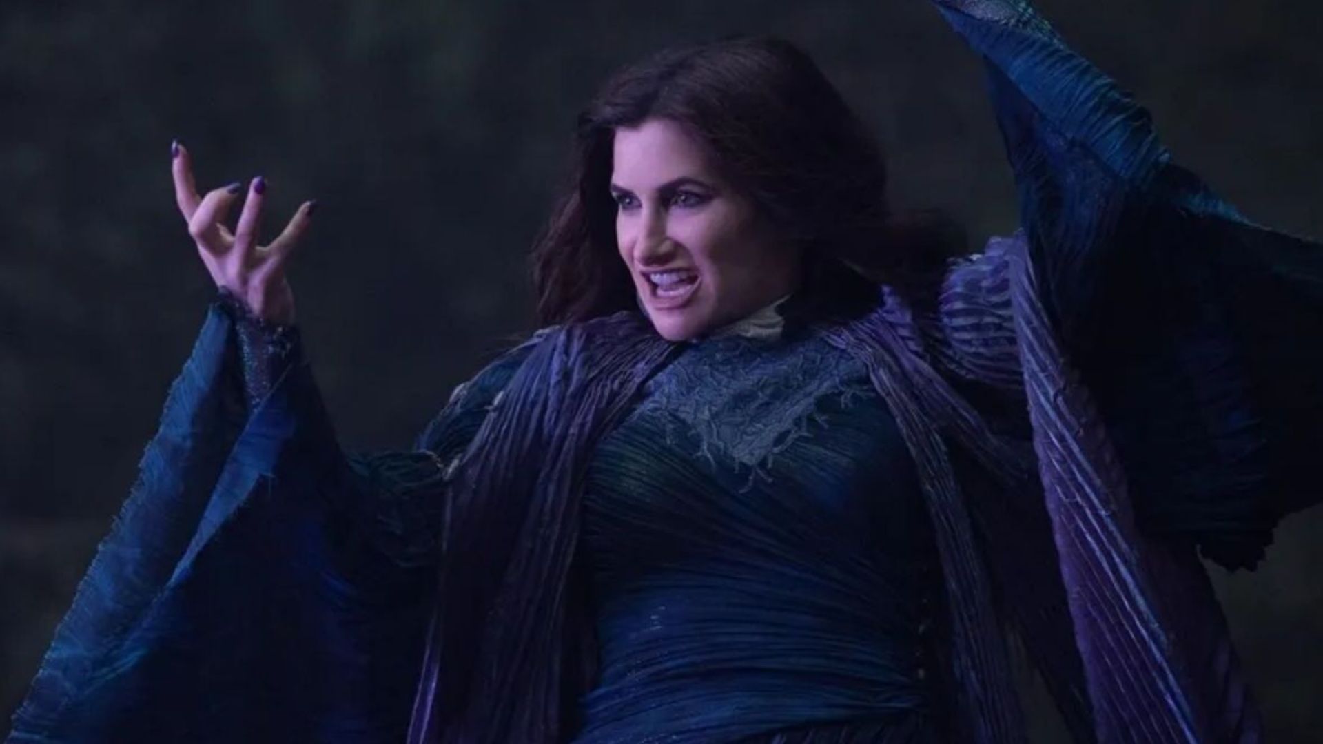 Kathryn Hahn ainda espera retorno de Agatha Harkness no MCU e reencontro com Aubrey Plaza