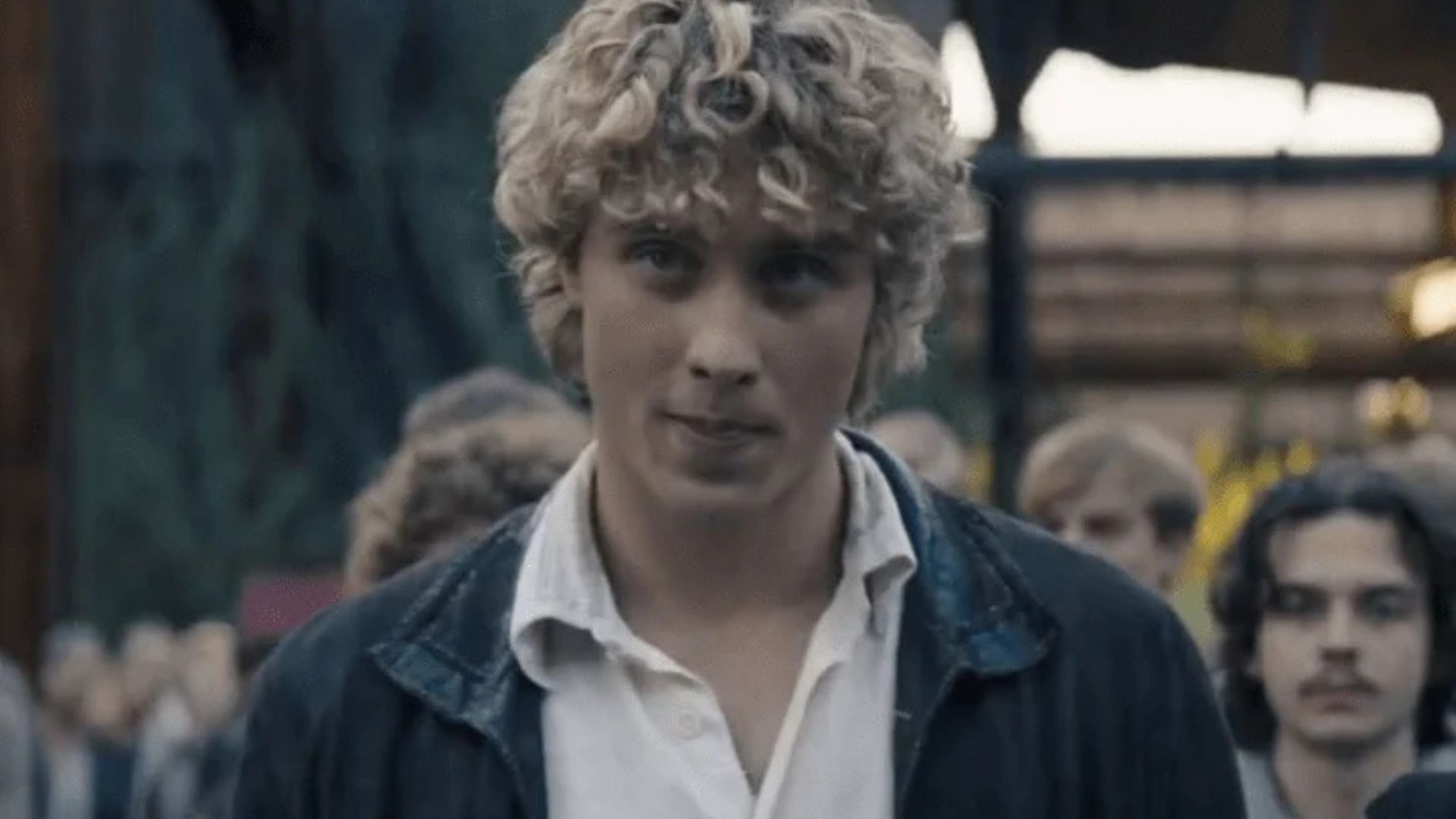 Lionsgate revela novo visual do filme de Jogos Vorazes com elenco estrelado e foco no passado de Haymitch